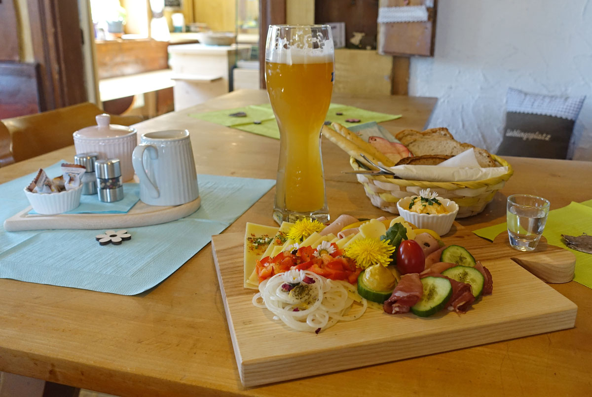 regionale und selbstgemachte Brotzeit